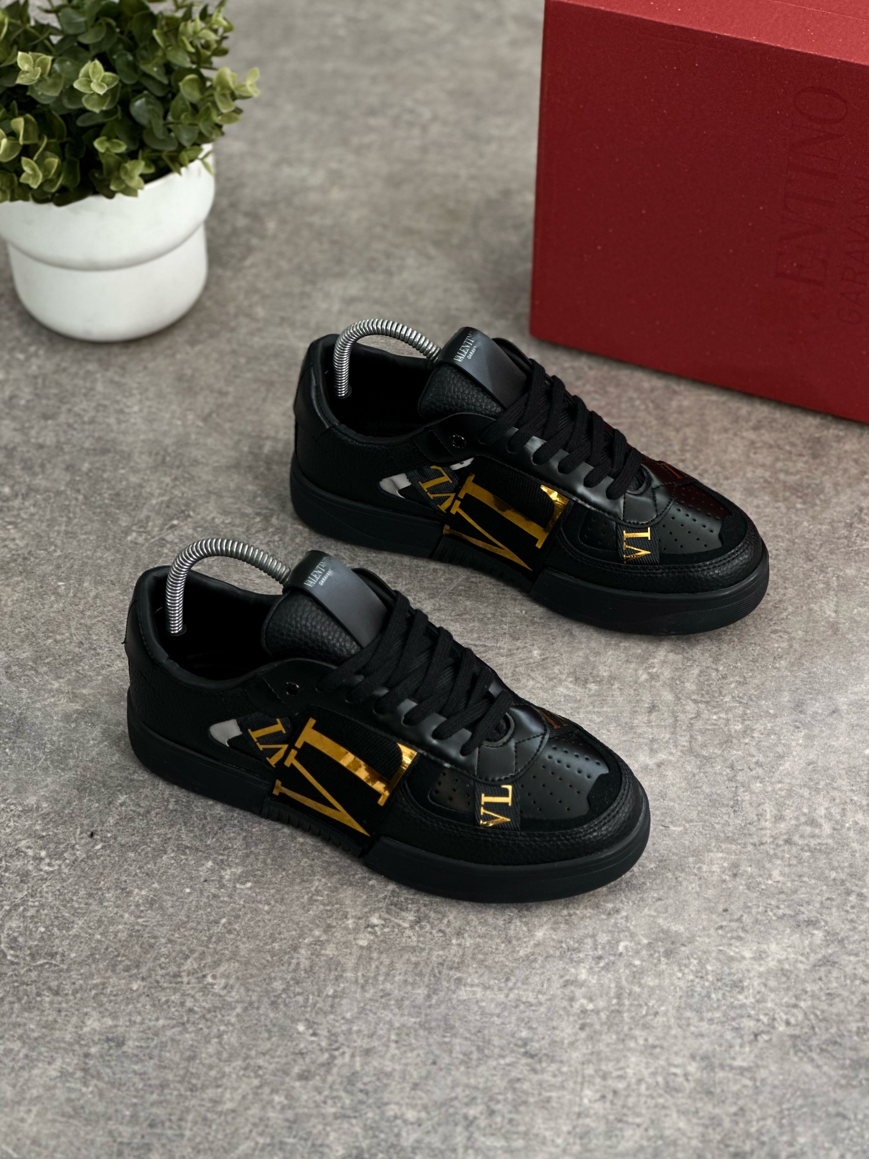 Vltn Siyah Bağcıklı