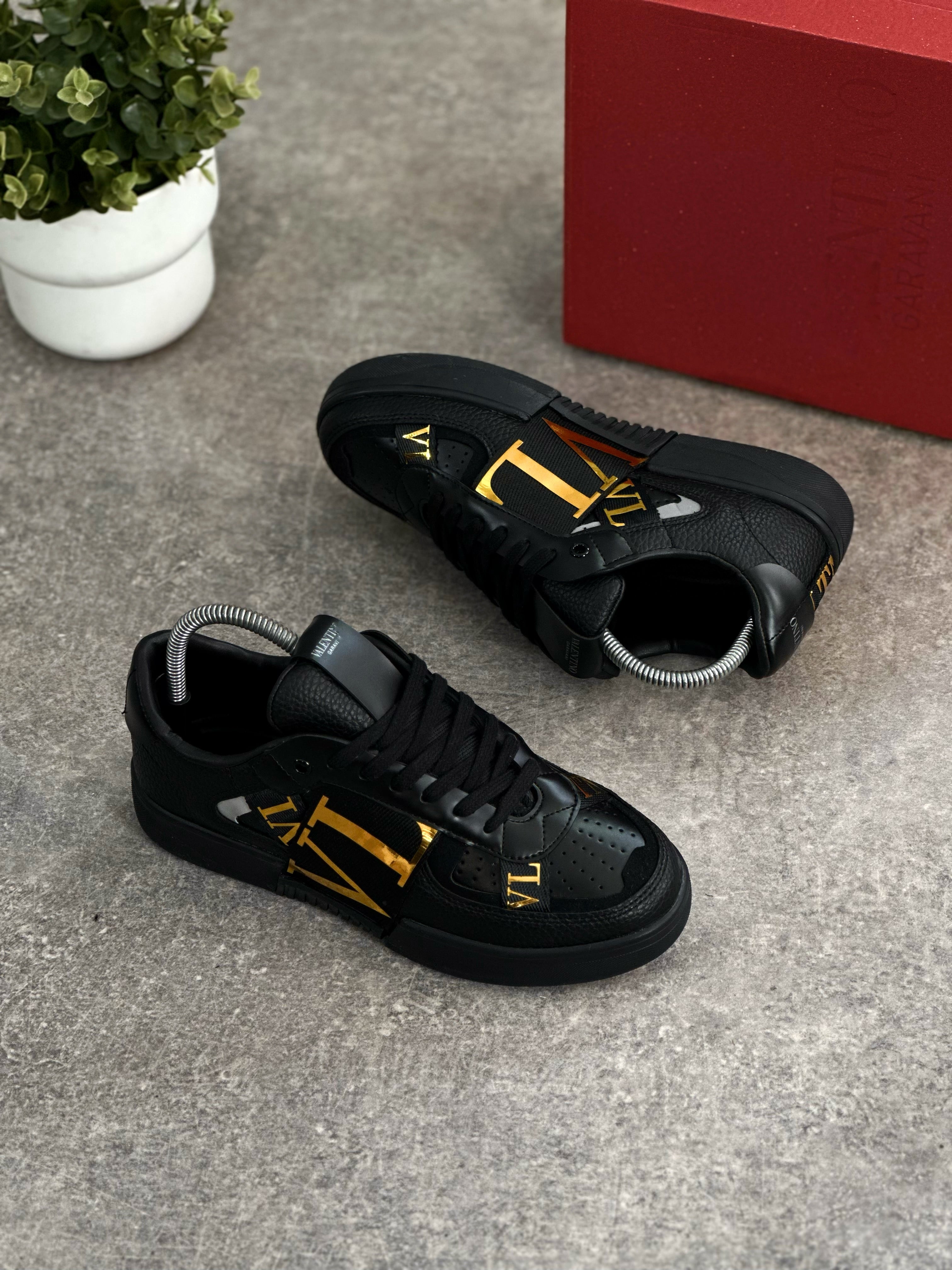Vltn Siyah Bağcıklı