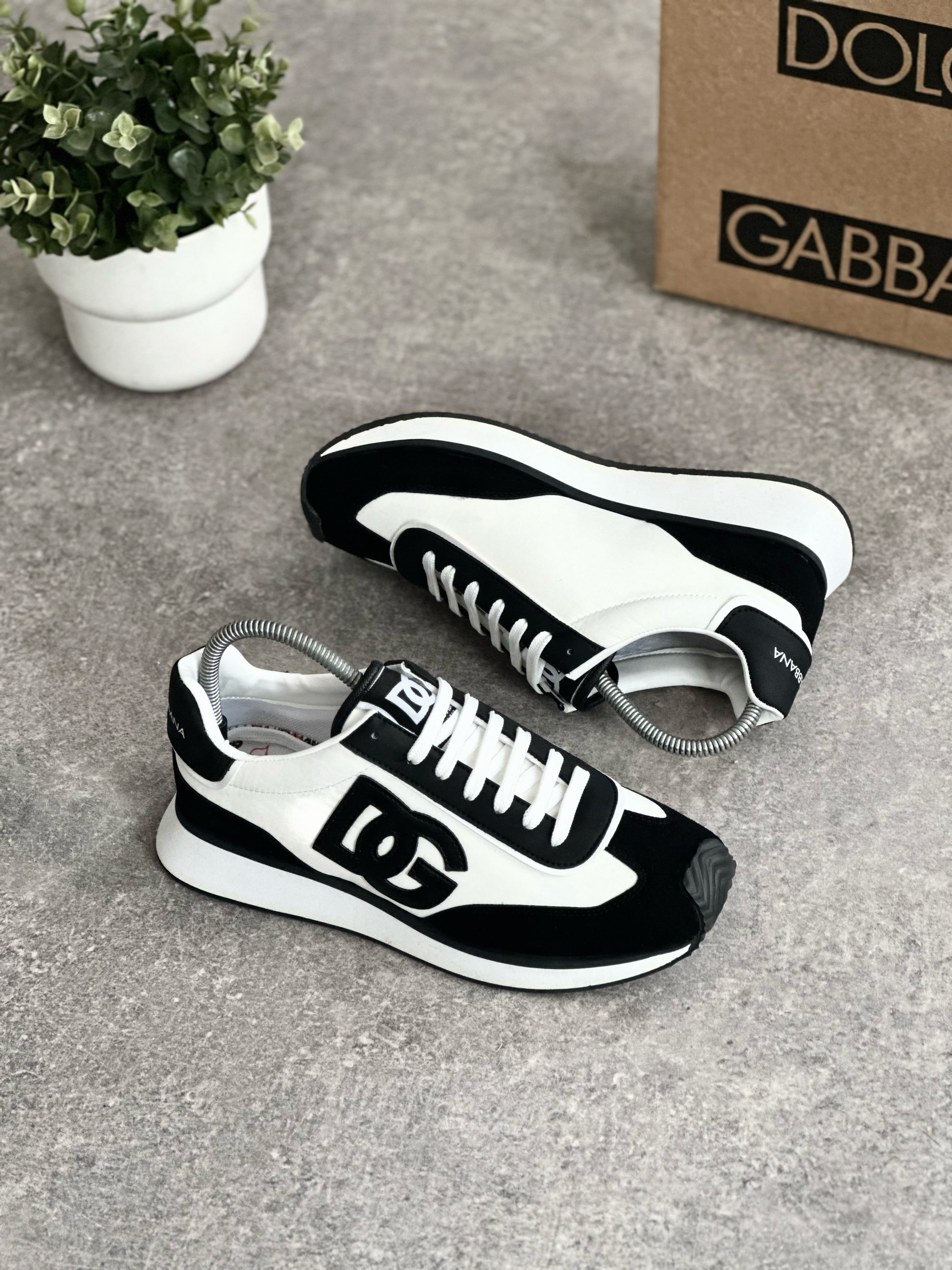 DG  Beyaz Siyah Bağcıklı